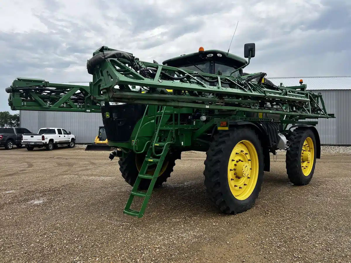 Gallery image 1 for Used 2015 John Deere R4045 Sprayer - Self Propelled