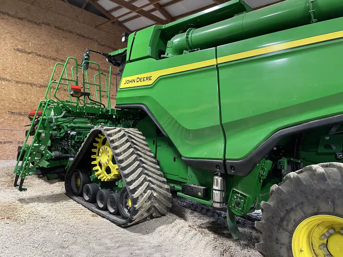 Gallery image 1 for Used 2024 John Deere X9 1000 Combine