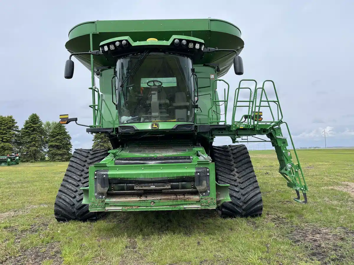 Gallery image 2 for Used 2024 John Deere X9 1100 Combine