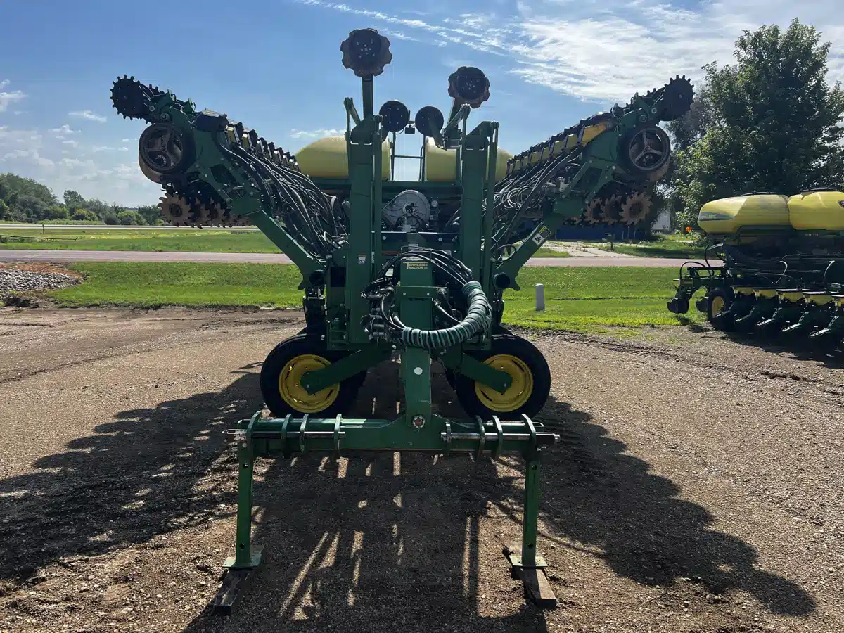 Gallery image 2 for Used 2020 John Deere 1795 Planter