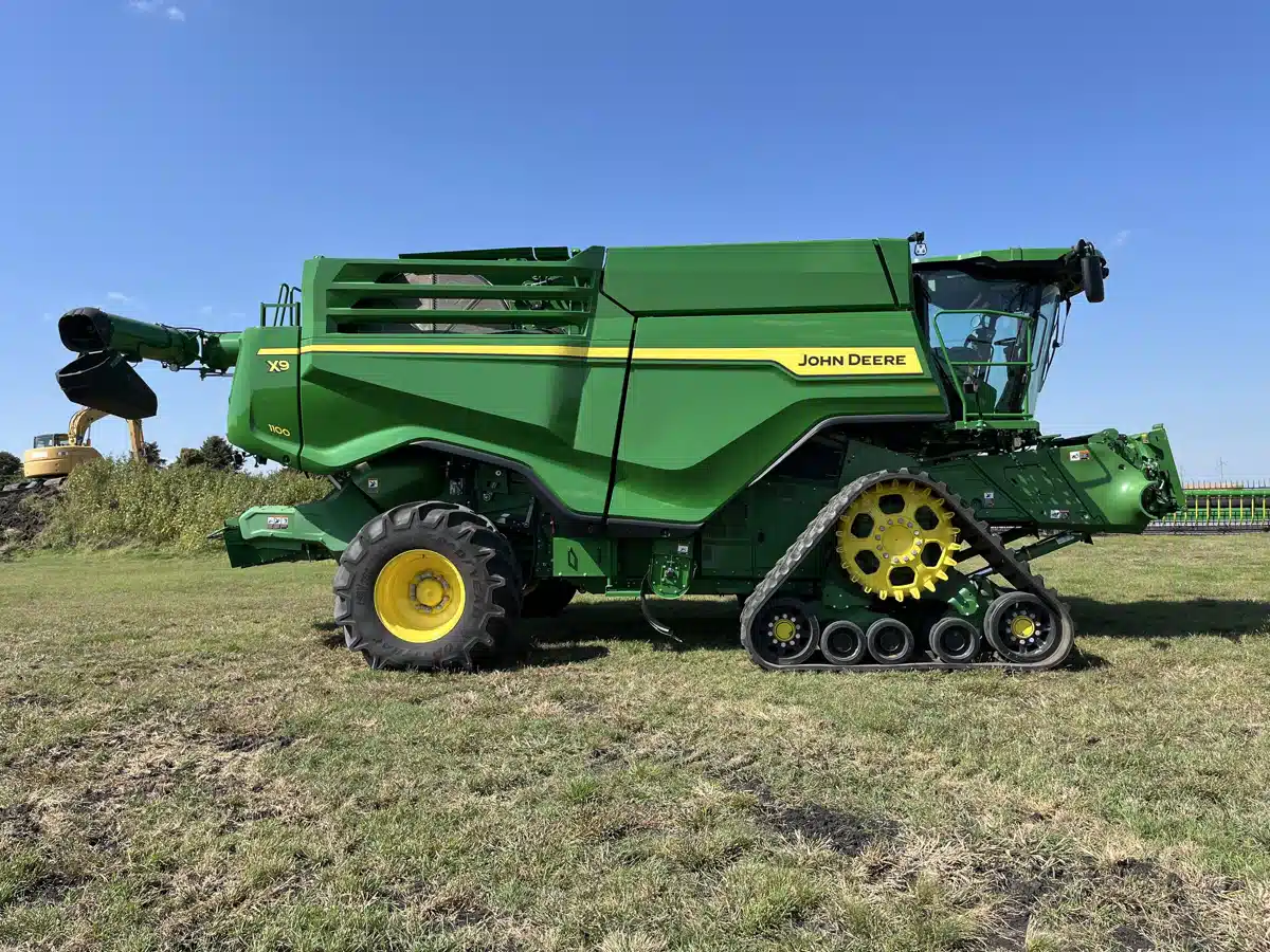 Gallery image 2 for Used 2024 John Deere X9 1100 Combine