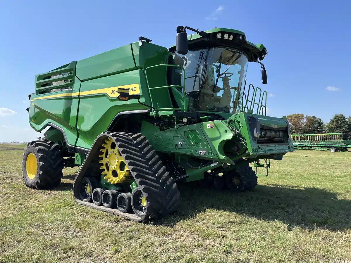 Gallery image 1 for Used 2024 John Deere X9 1100 Combine