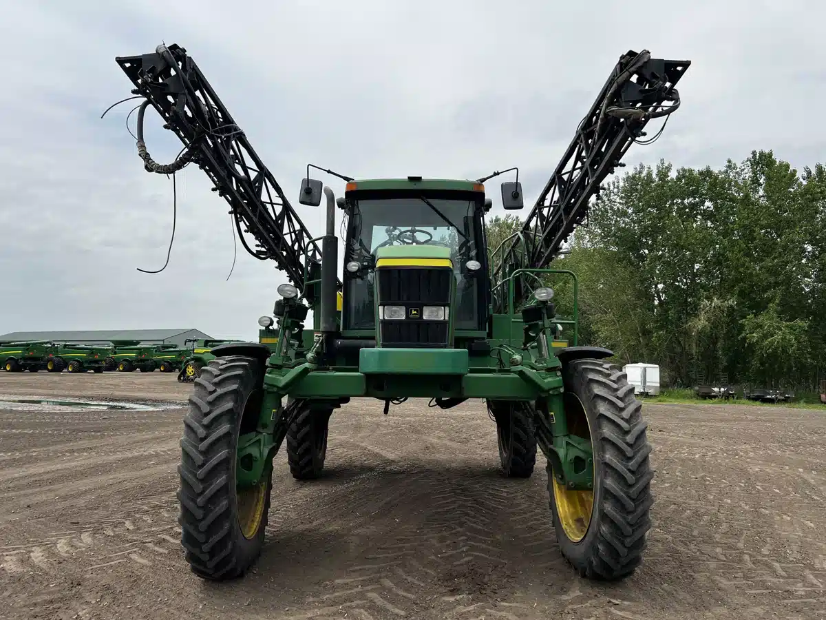 Gallery image 2 for Used 2003 John Deere 4710 Sprayer - Self Propelled