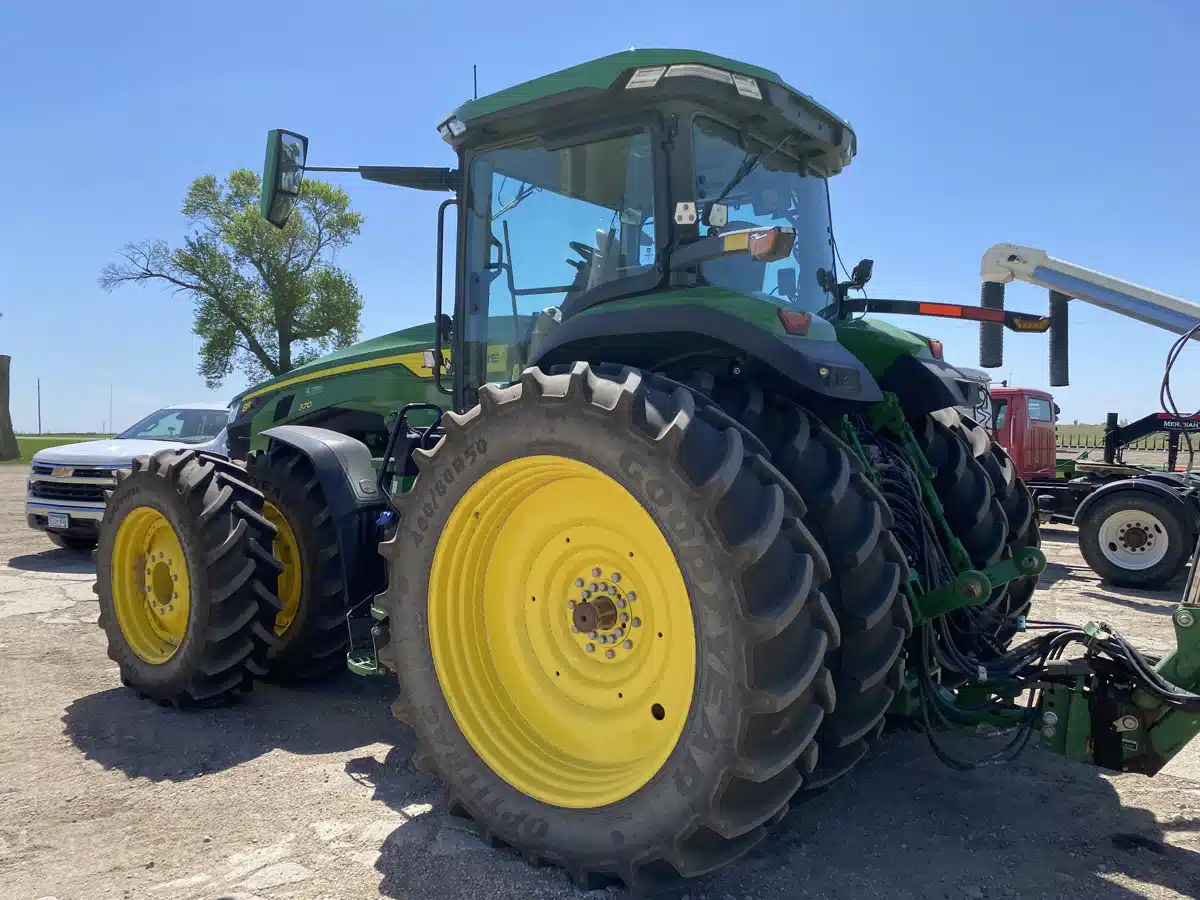 Gallery image 2 for Used 2023 John Deere 8R 370 Tractor