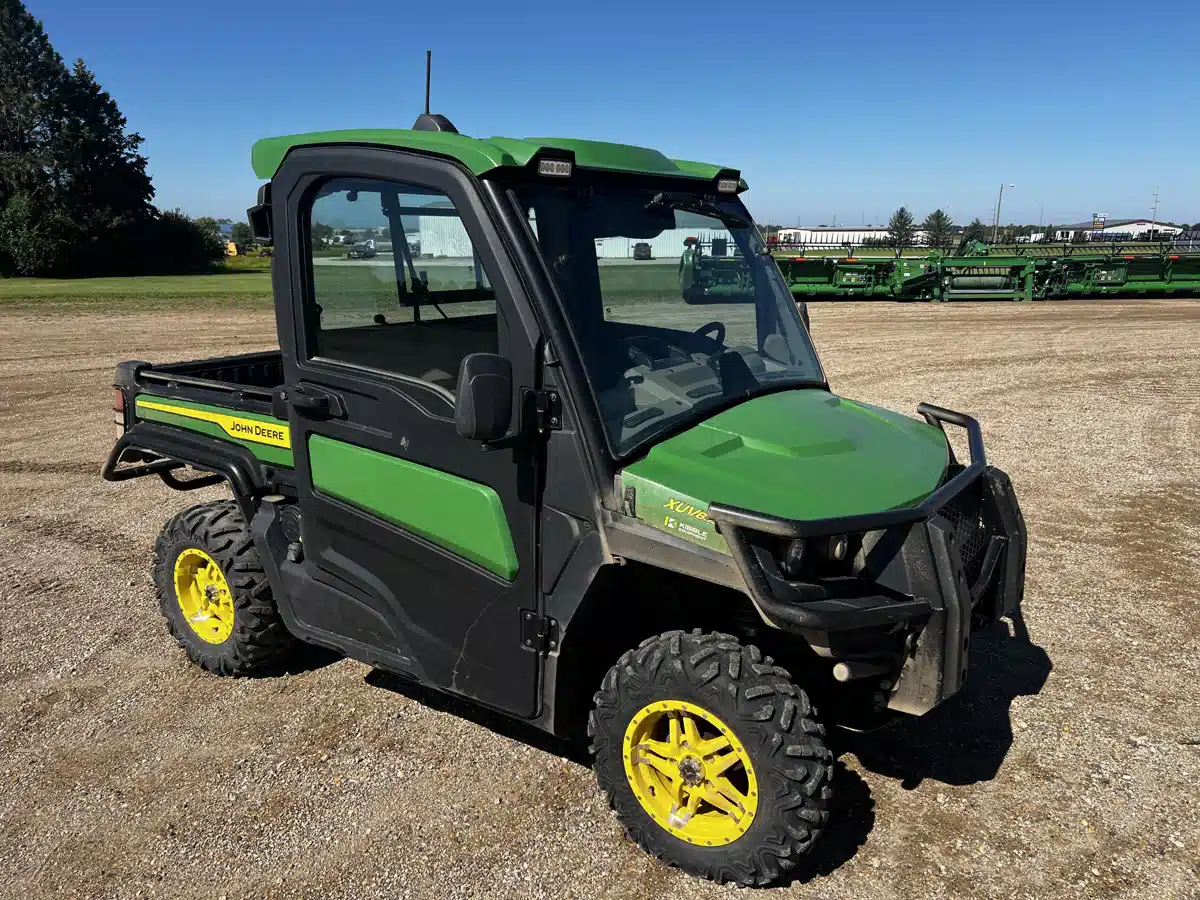 Gallery image 1 for 2023 John Deere XUV 835R Utility Vehicle