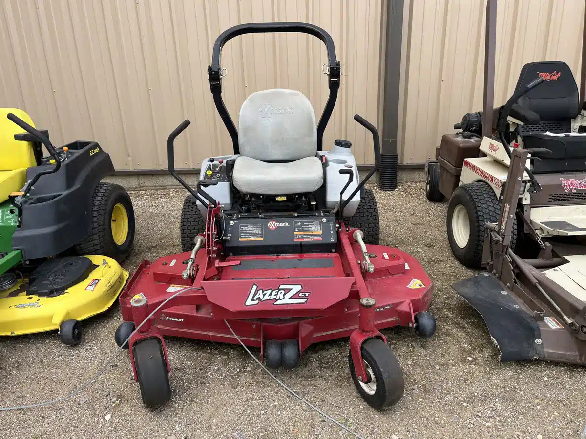 Gallery image 2 for Used 2007 Exmark LCT23BV603 Mower - Zero Turn
