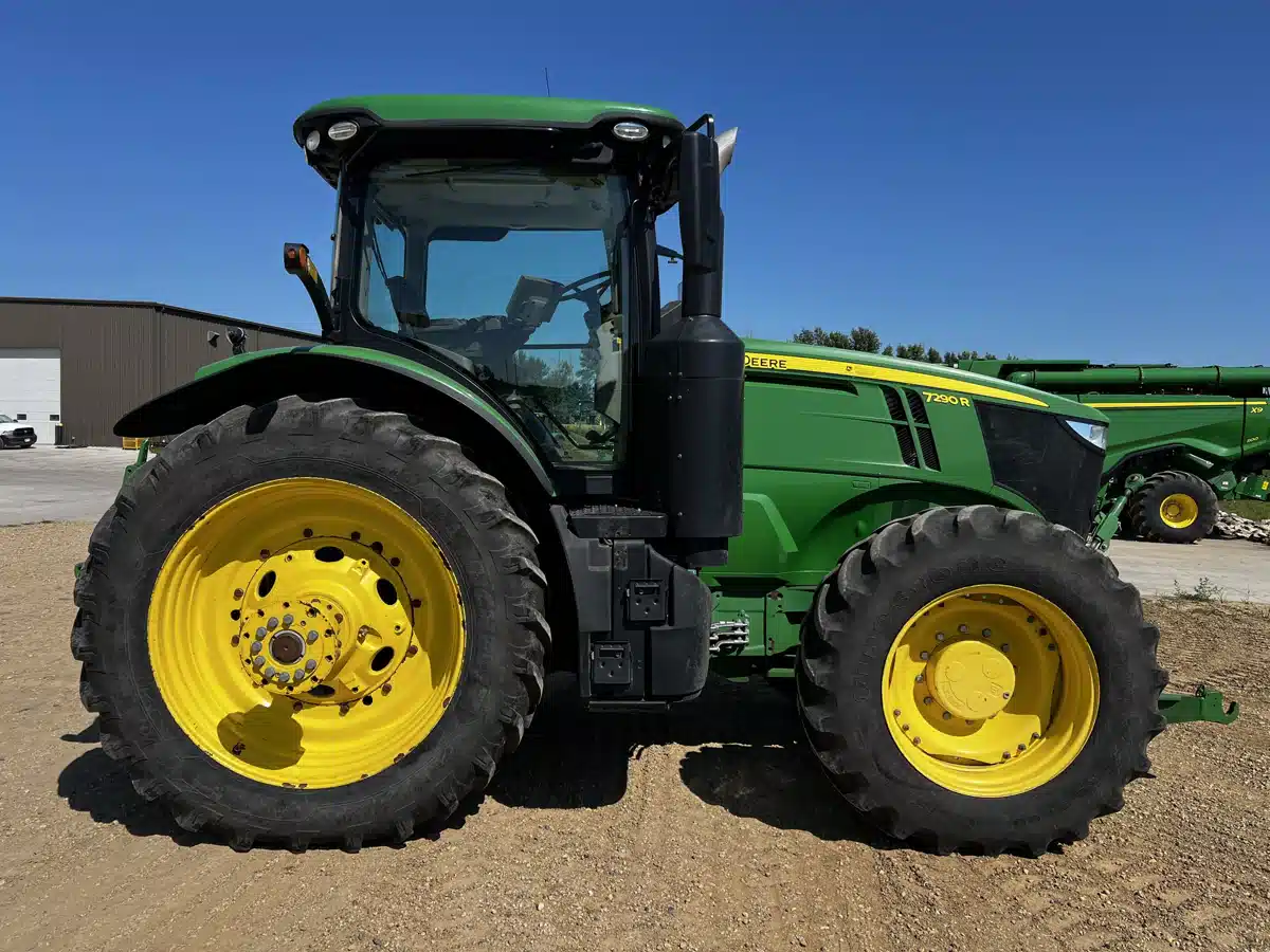 Gallery image 2 for Used 2020 John Deere 7290R Tractor