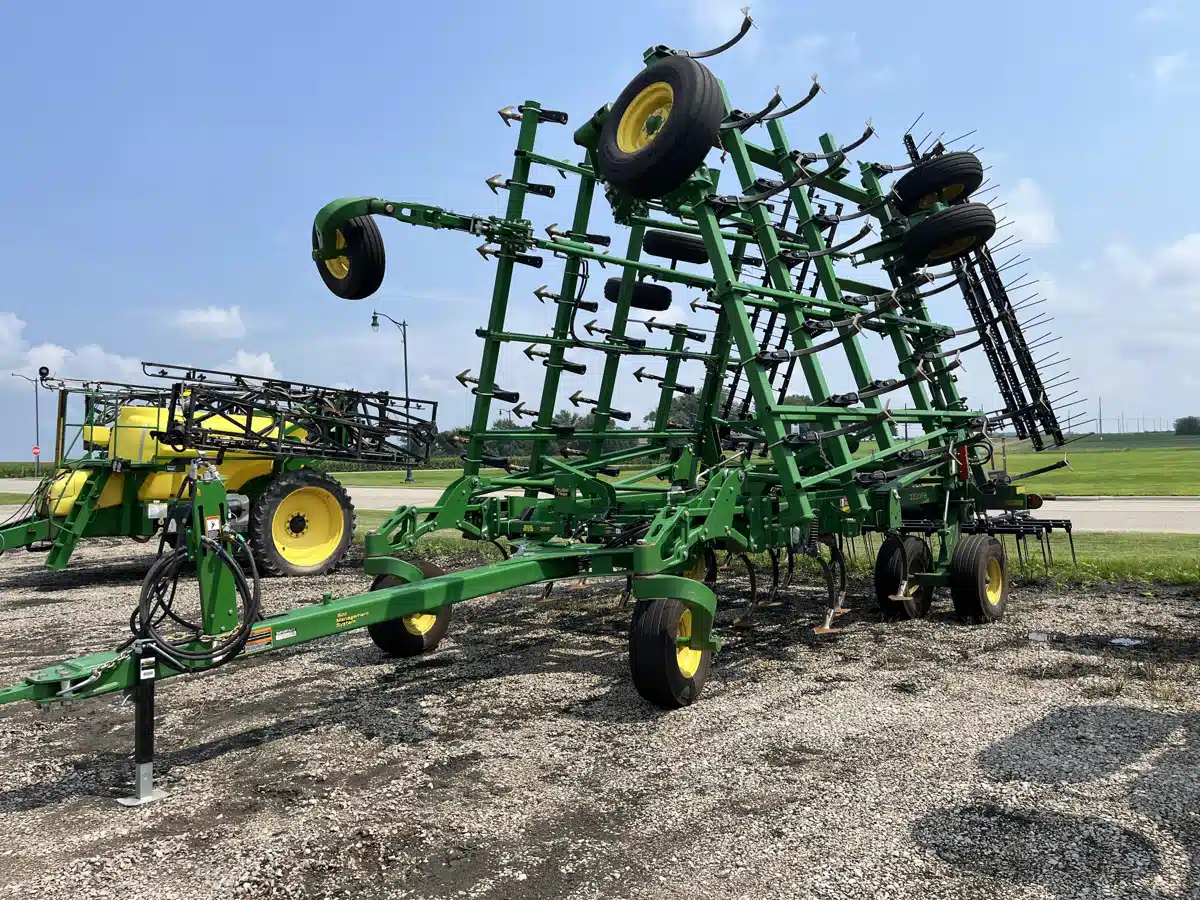 Gallery image 1 for Used 2022 John Deere 2230FH Cultivator