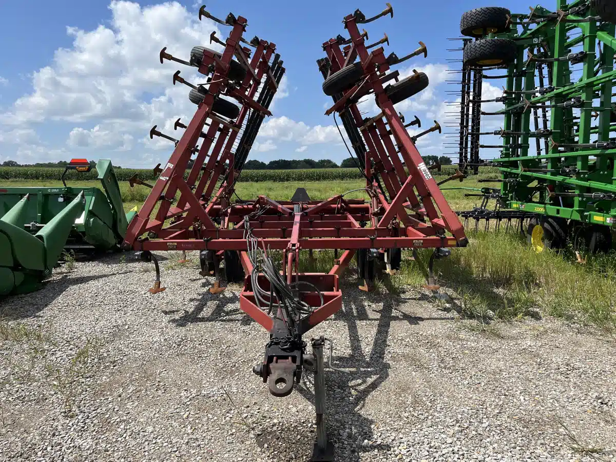 Gallery image 2 for Used Case IH 4800 Cultivator
