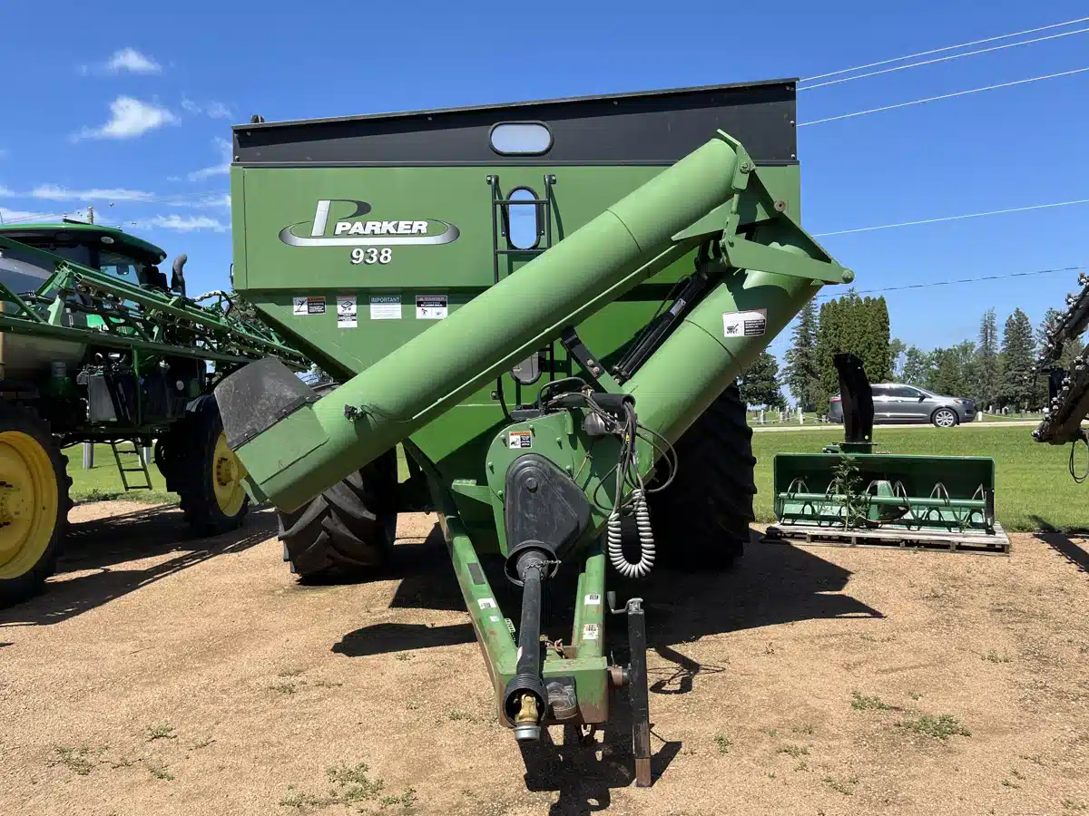 Gallery image 2 for Used 2004 Parker 938 Grain Cart