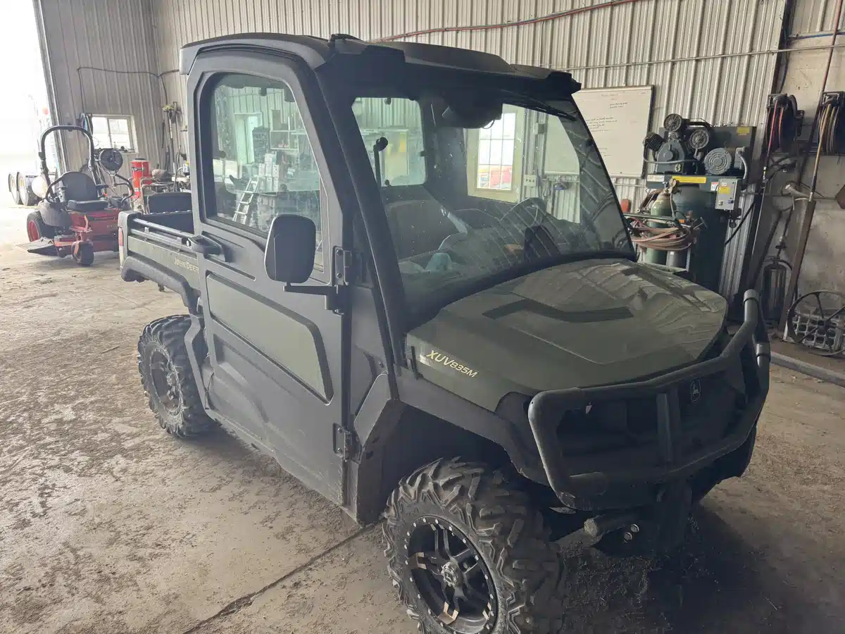 Gallery image 1 for Used 2021 John Deere XUV 835M Utility Vehicle
