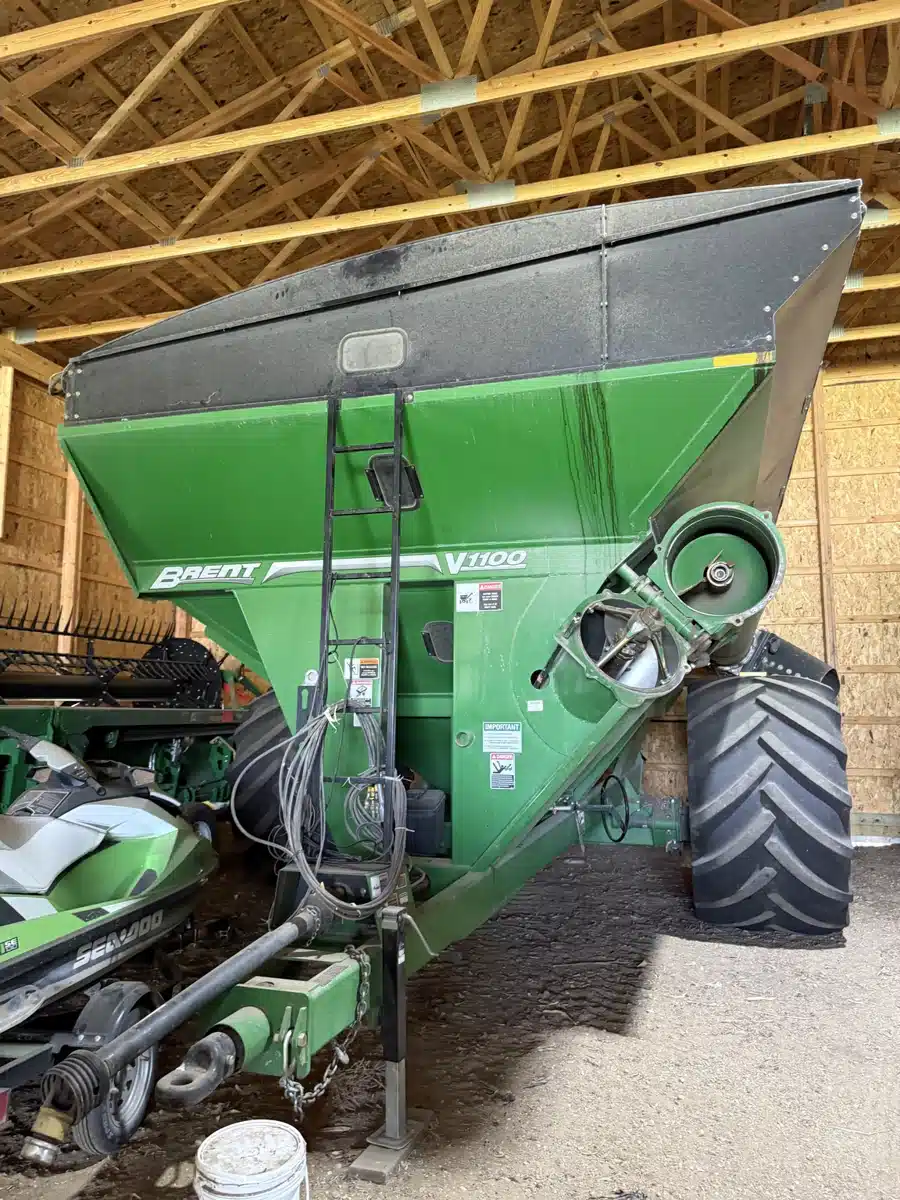 Gallery image 1 for Used 2017 Brent V1100 Grain Cart