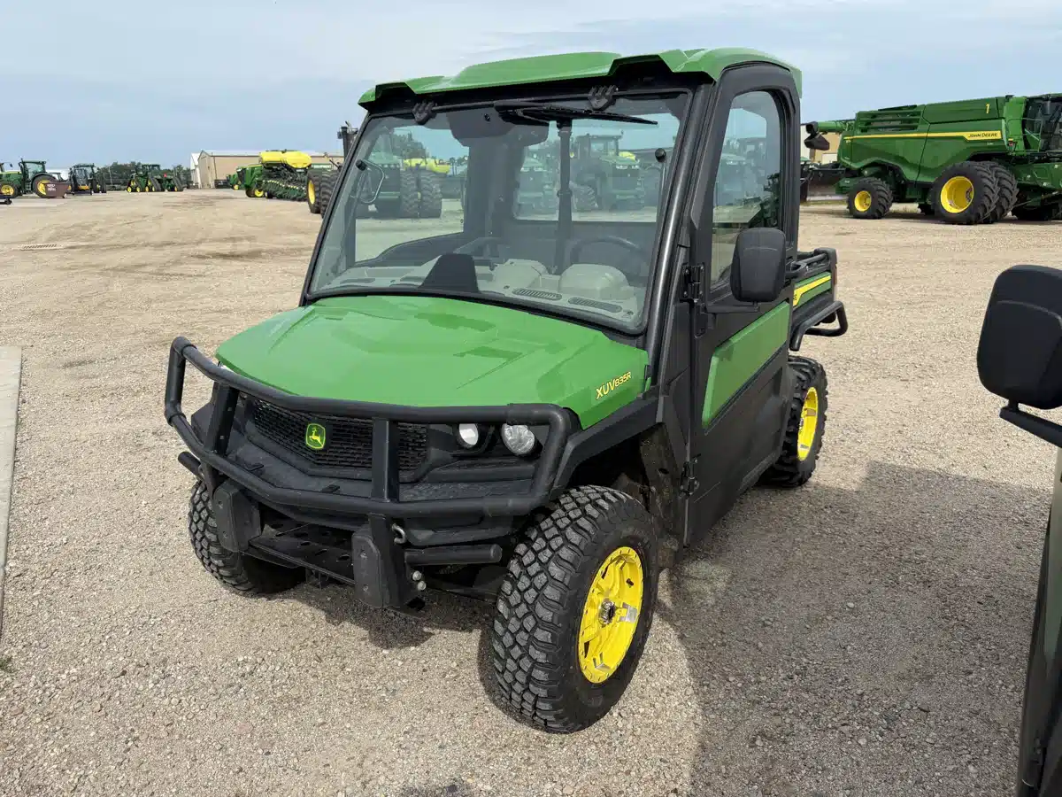 Gallery image 1 for Used 2023 John Deere XUV 835R Utility Vehicle