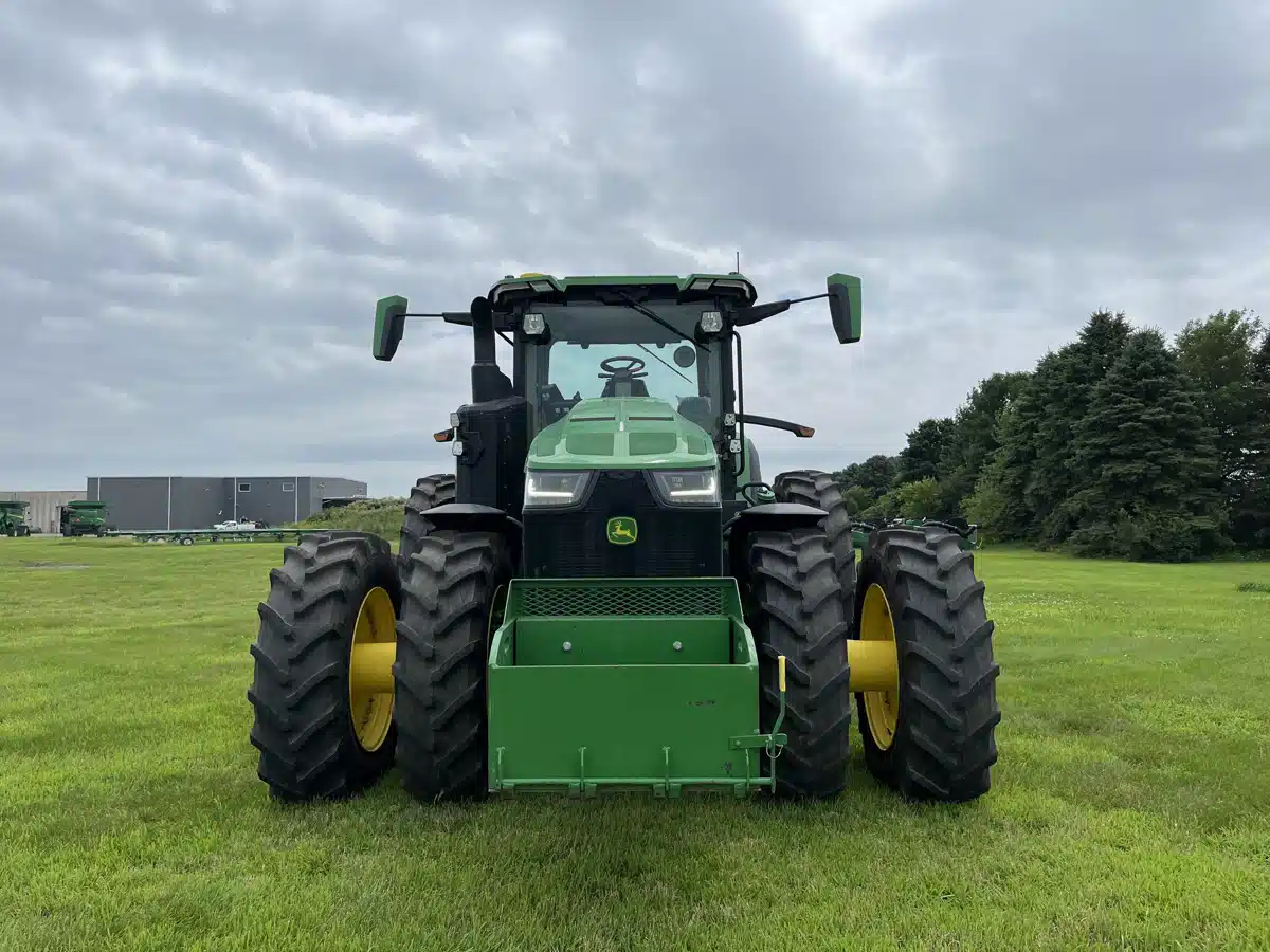 Gallery image 2 for Used 2024 John Deere 8R 370 Tractor