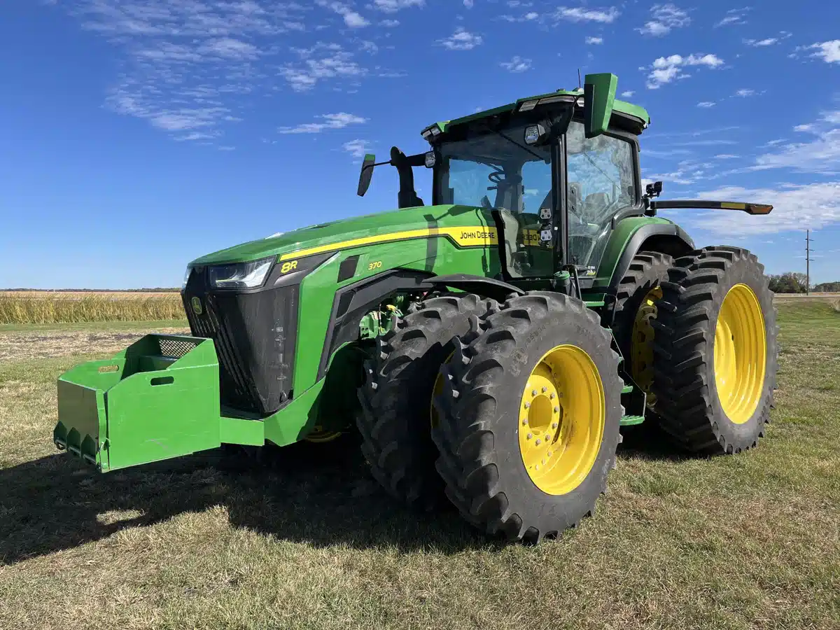 Gallery image 1 for Used 2024 John Deere 8R 370 Tractor