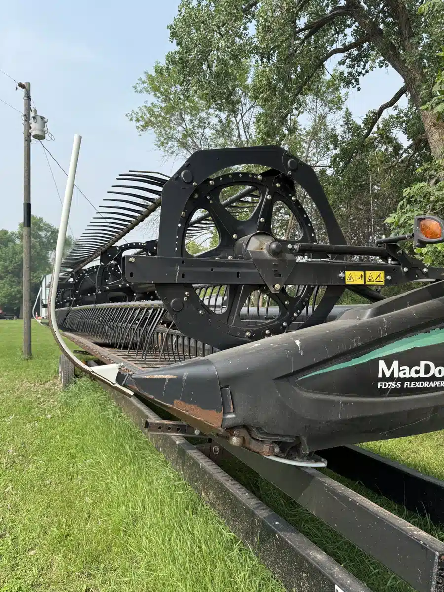 Gallery image 2 for Used 2017 MacDon FD75 Header - Flex Draper