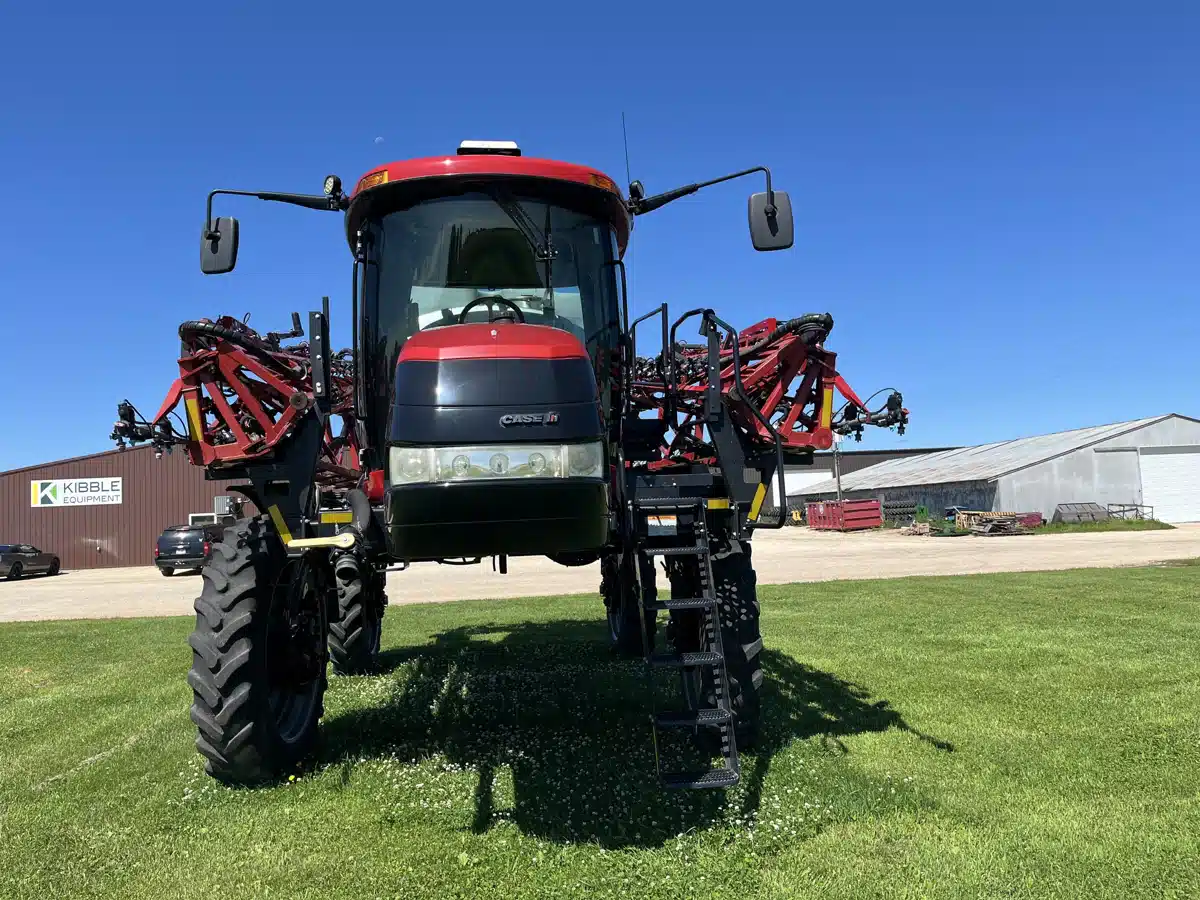 Gallery image 2 for Used 2017 Case IH PATRIOT 4440 Sprayer - Self Propelled