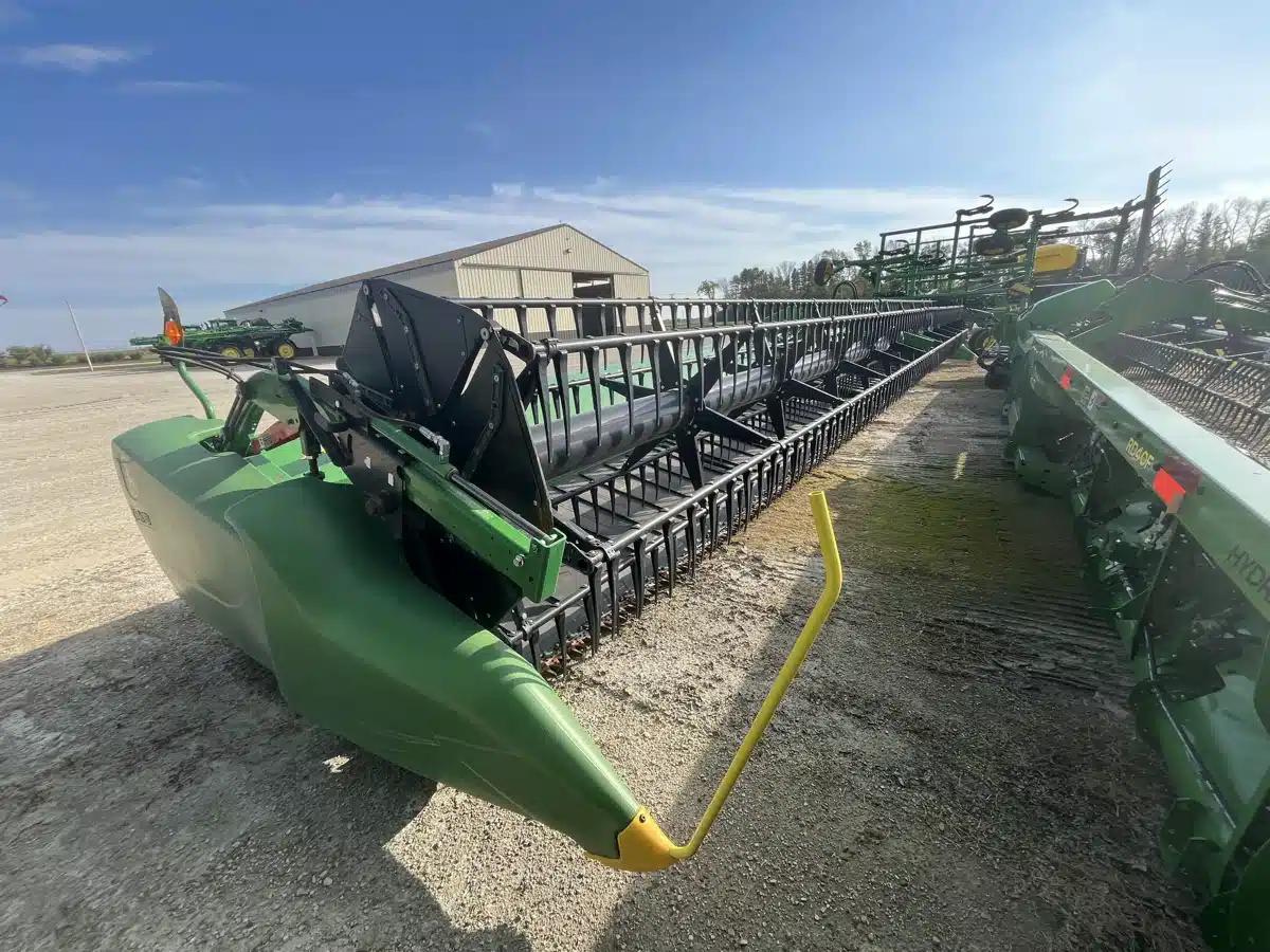 Gallery image 2 for Used 2017 John Deere 645FD Header - Draper