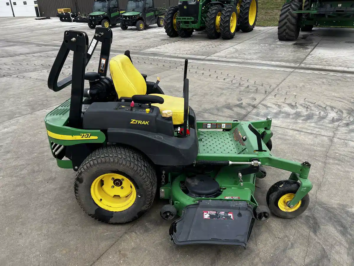 Gallery image 2 for Used 2007 John Deere 757 Mower - Zero Turn