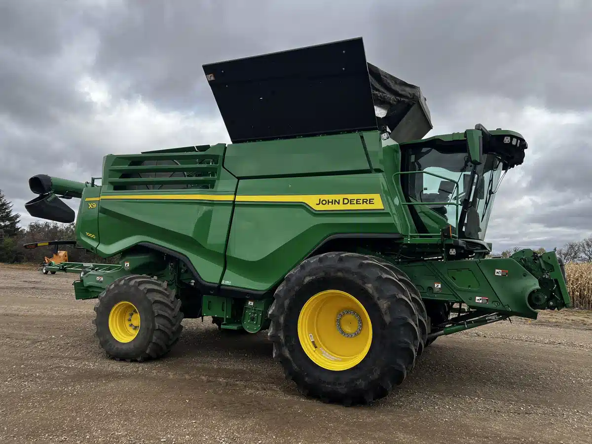 Gallery image 1 for Used 2023 John Deere X9 1000 Combine
