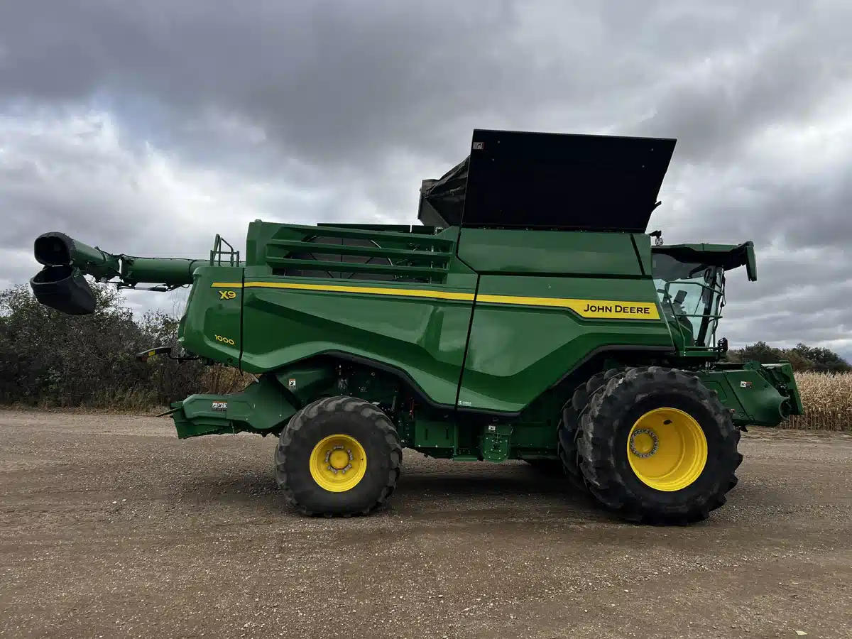Gallery image 2 for Used 2023 John Deere X9 1000 Combine
