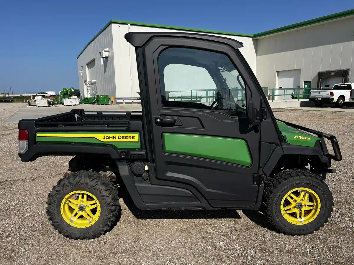Gallery image 2 for Used 2023 John Deere XUV 835M Utility Vehicle
