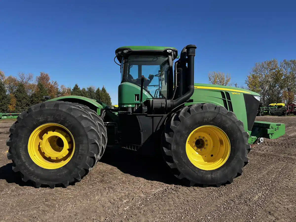 Gallery image 2 for Used 2013 John Deere 9510R Tractor