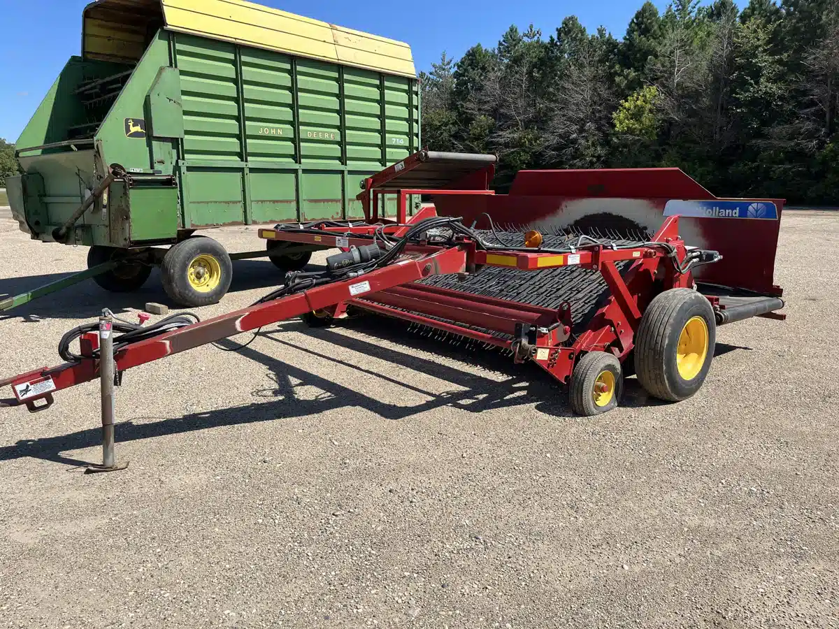 Gallery image 1 for 2014 New Holland H5420 Hay Merger