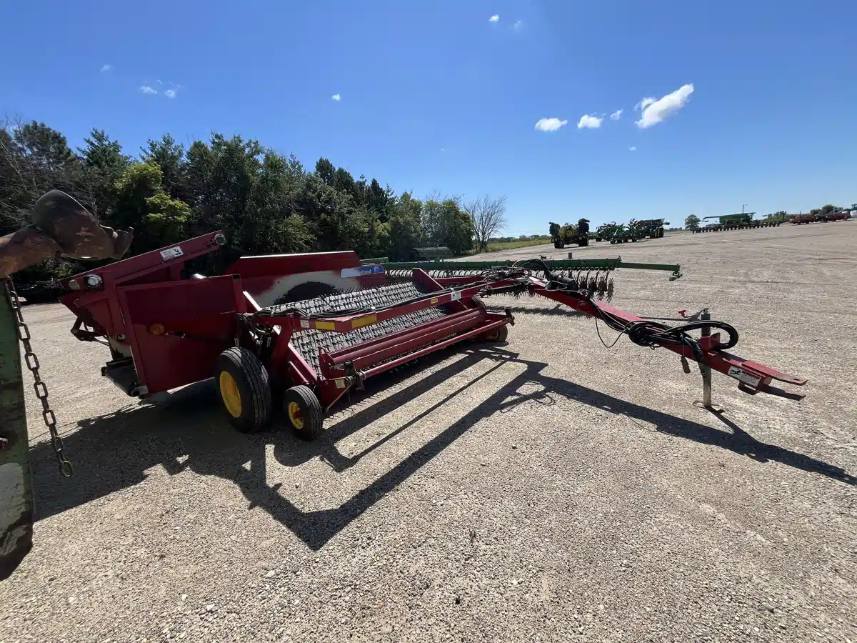 Gallery image 2 for 2014 New Holland H5420 Hay Merger