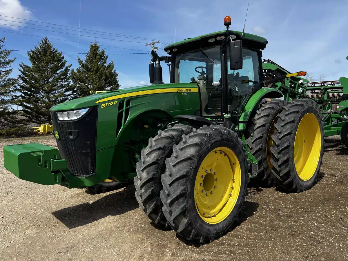 Gallery image 1 for Used 2020 John Deere 8370R Tractor