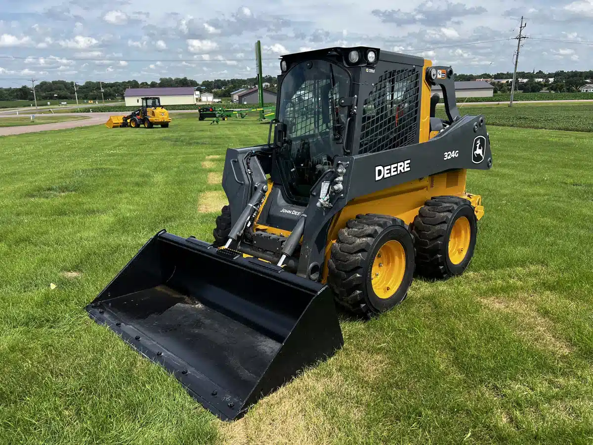 Gallery image 1 for Used 2023 John Deere 324G Skid Steer
