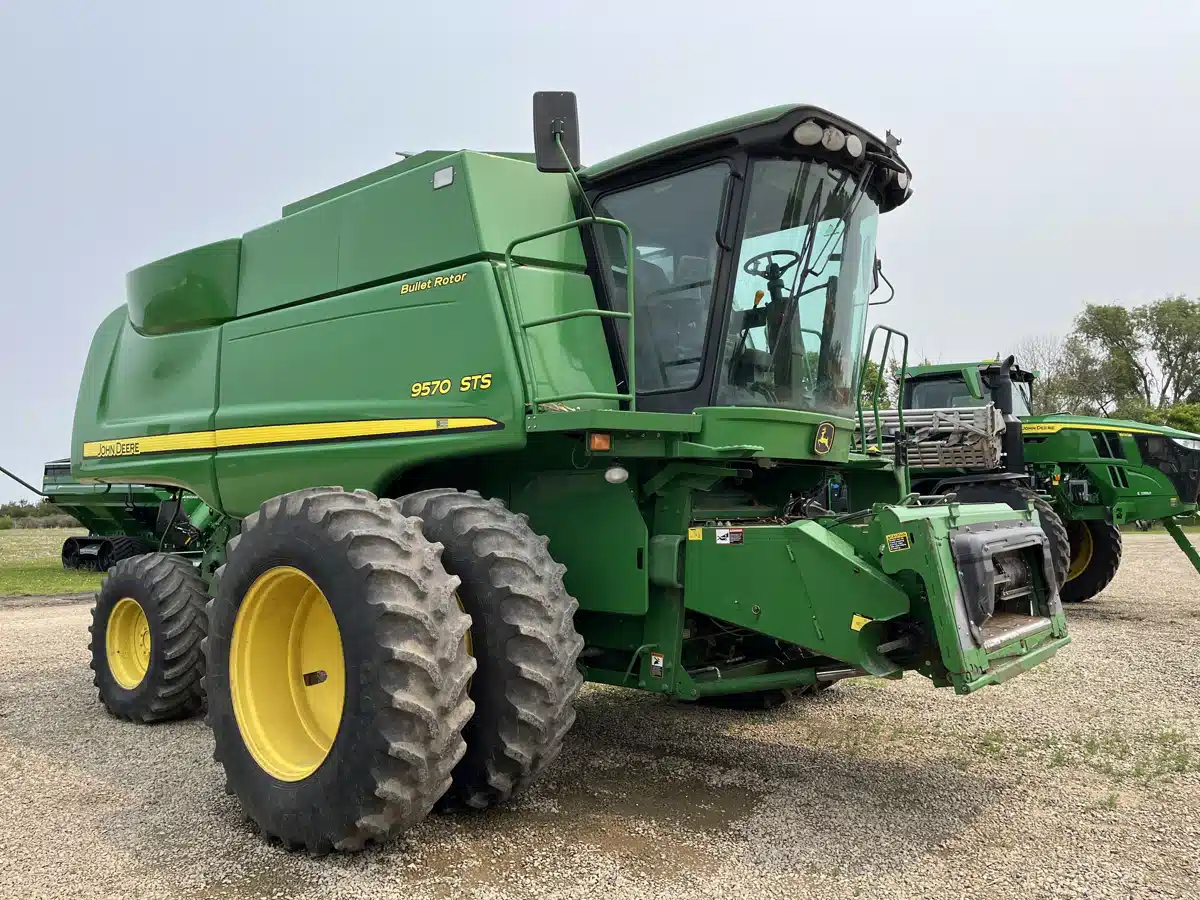Gallery image 1 for Used 2008 John Deere 9570 STS Combine