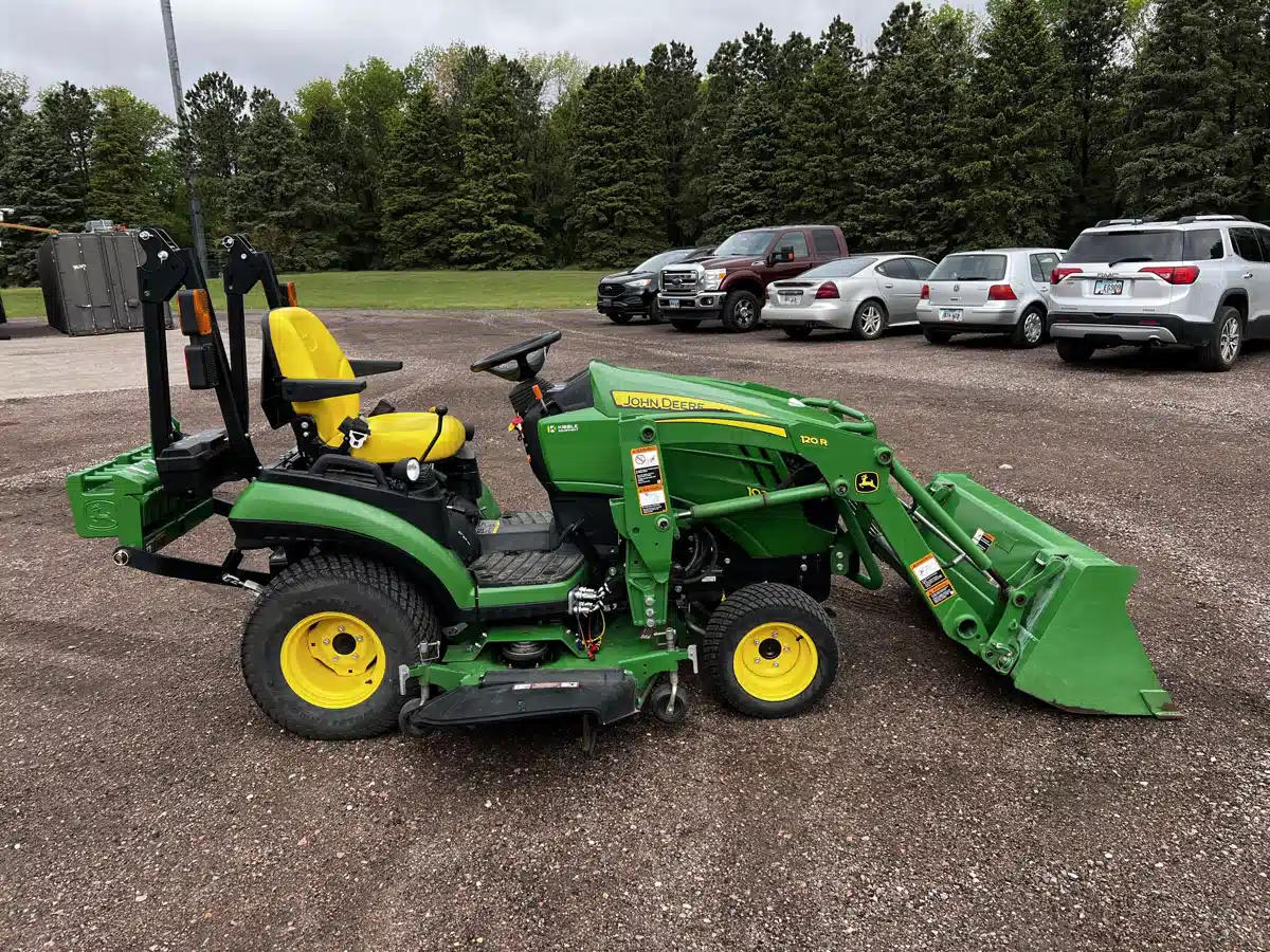 Gallery image 2 for Used 2019 John Deere 1025R Tractor