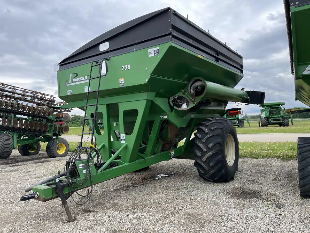 Used 2010 Parker 739 Grain Cart