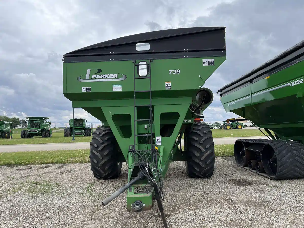 Gallery image 2 for Used 2010 Parker 739 Grain Cart