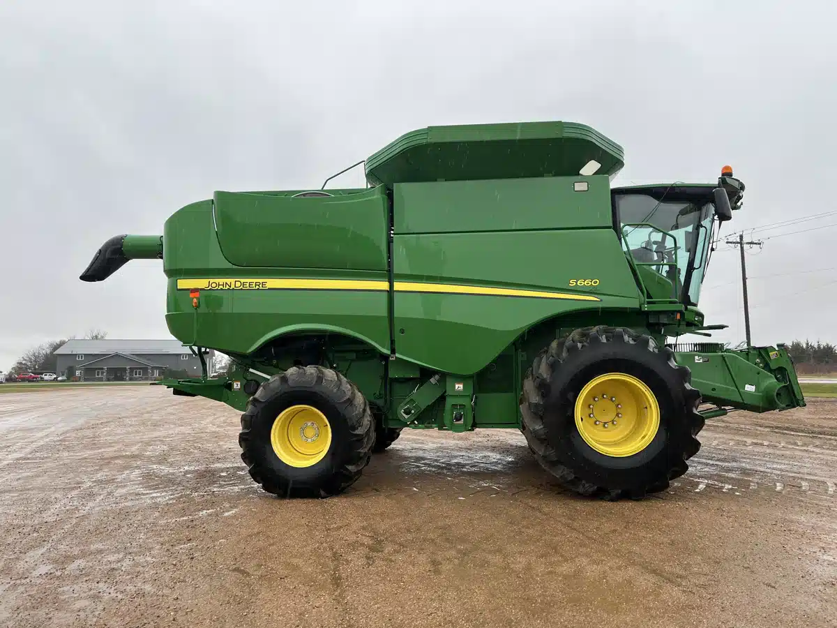 Gallery image 2 for 2013 John Deere S660 Combine