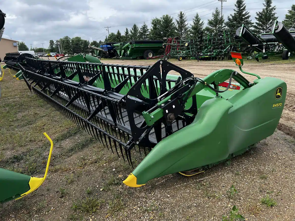 Gallery image 2 for Used 2016 John Deere 645FD Header - Draper