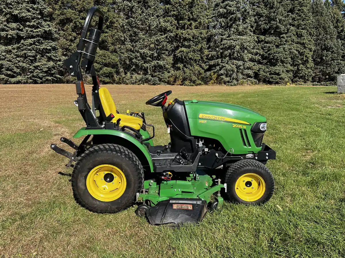 Gallery image 2 for Used 2015 John Deere 2025R Tractor