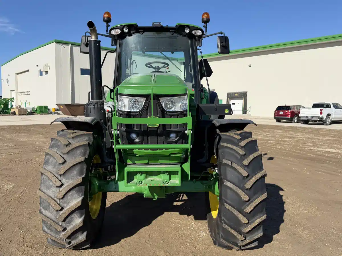 Photo de la Galerie 2 pour 2025 John Deere 6M 165 Tracteur
