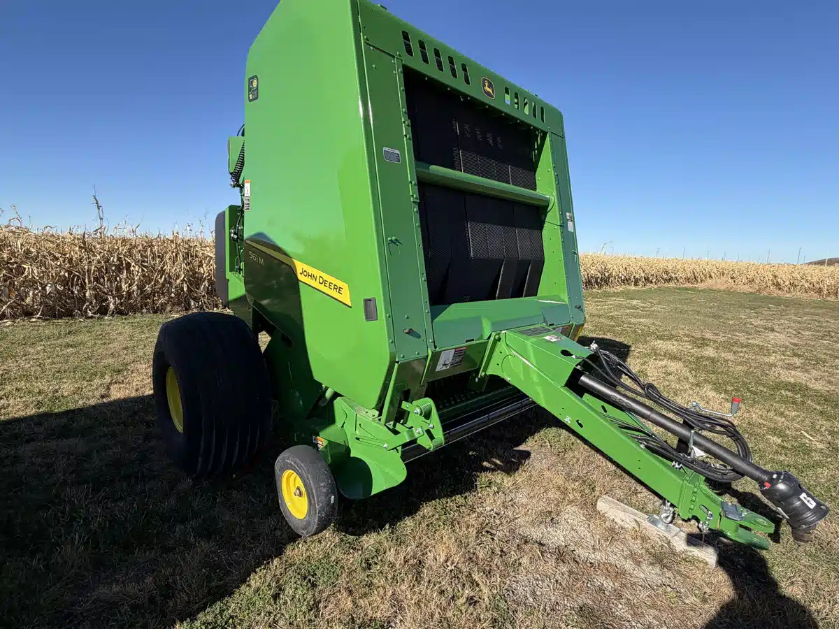 Gallery image 2 for 2025 John Deere 561M Round Baler