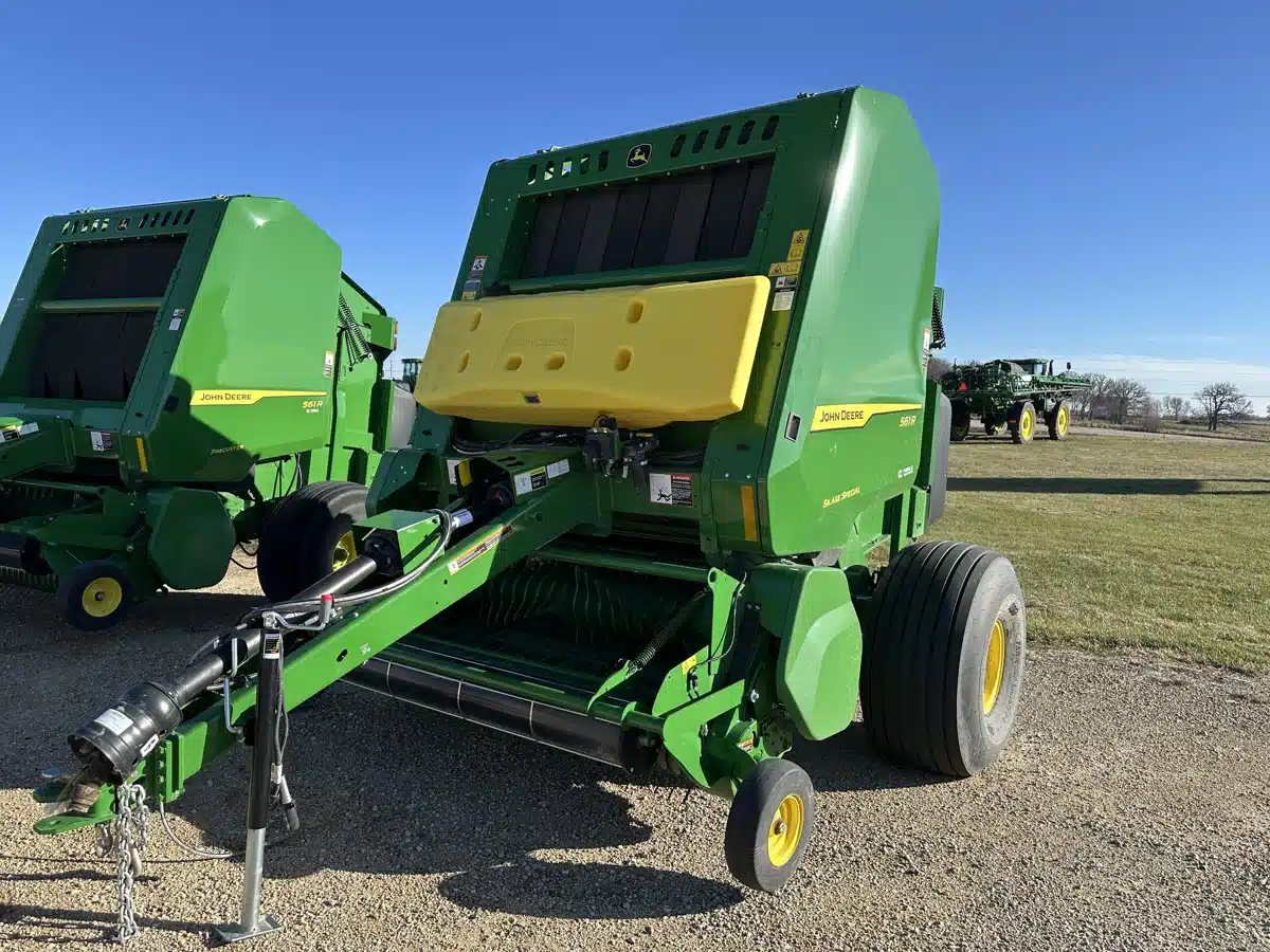 Gallery image 1 for 2024 John Deere 561R Round Baler