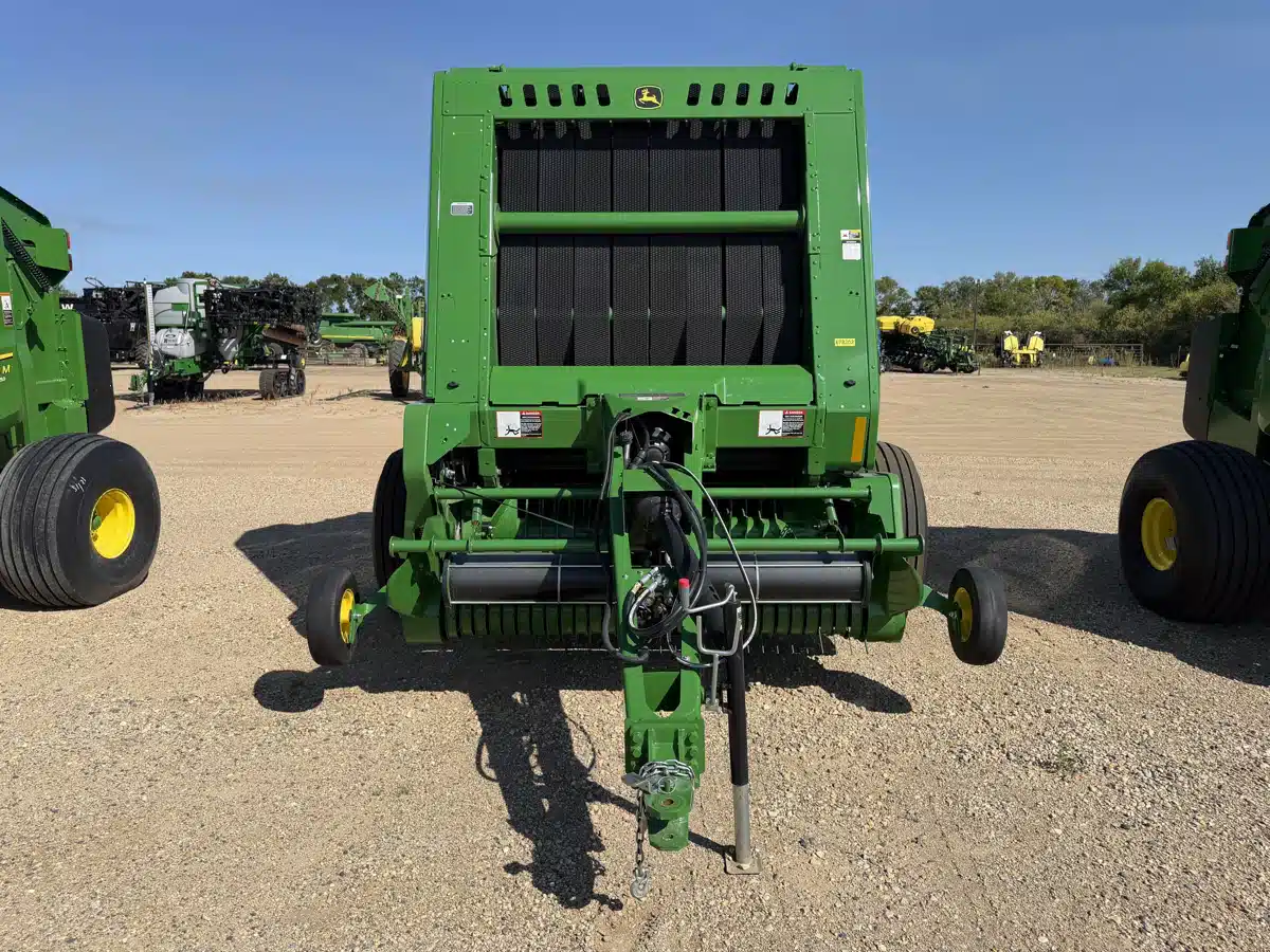 Photo de la Galerie 2 pour 2024 John Deere 561M Presse à Balle Ronde
