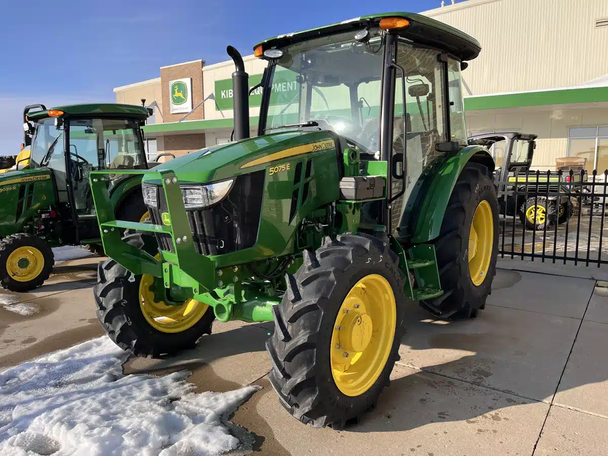 Gallery image 2 for 2025 John Deere 5075E Tractor