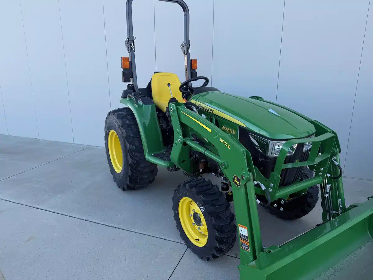 Gallery image 2 for 2025 John Deere 3038E Tractor