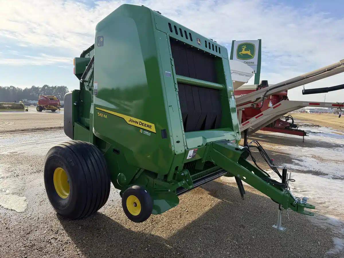 Gallery image 1 for 2025 John Deere 561M Round Baler
