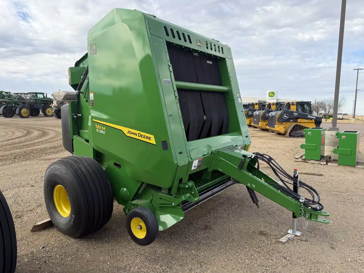 Gallery image 1 for 2025 John Deere 561M Round Baler