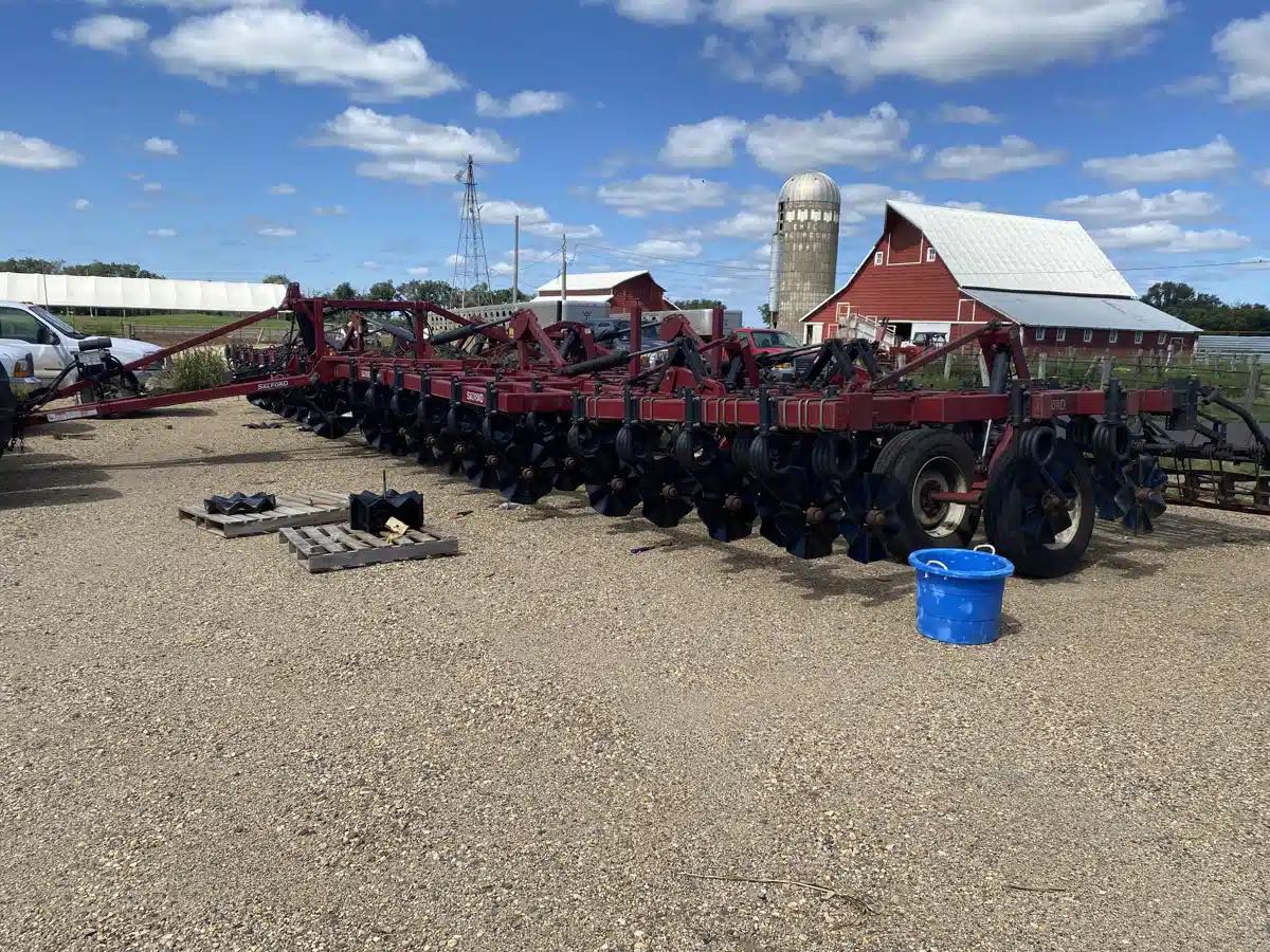 Gallery image 1 for 2017 Salford I-2100 Vertical Tillage