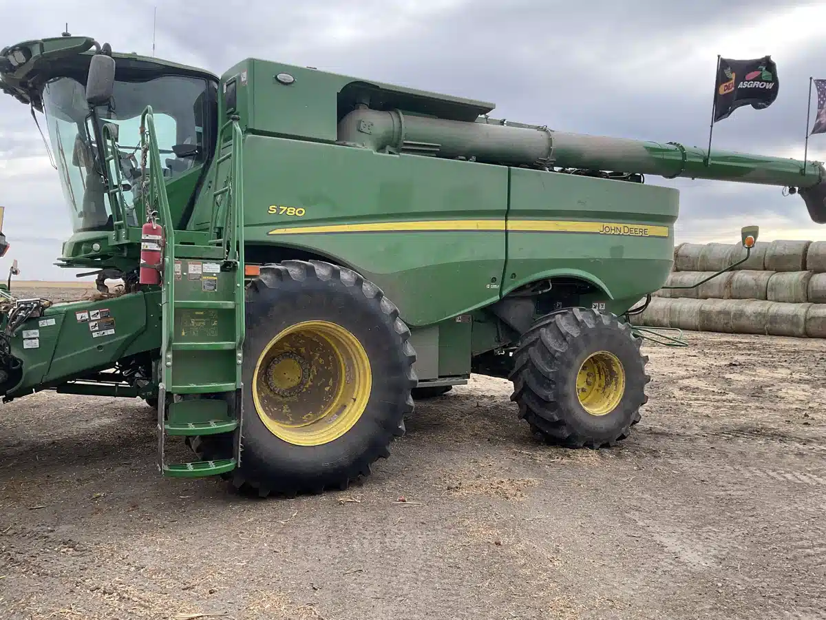 Gallery image 2 for 2024 John Deere S780 Combine