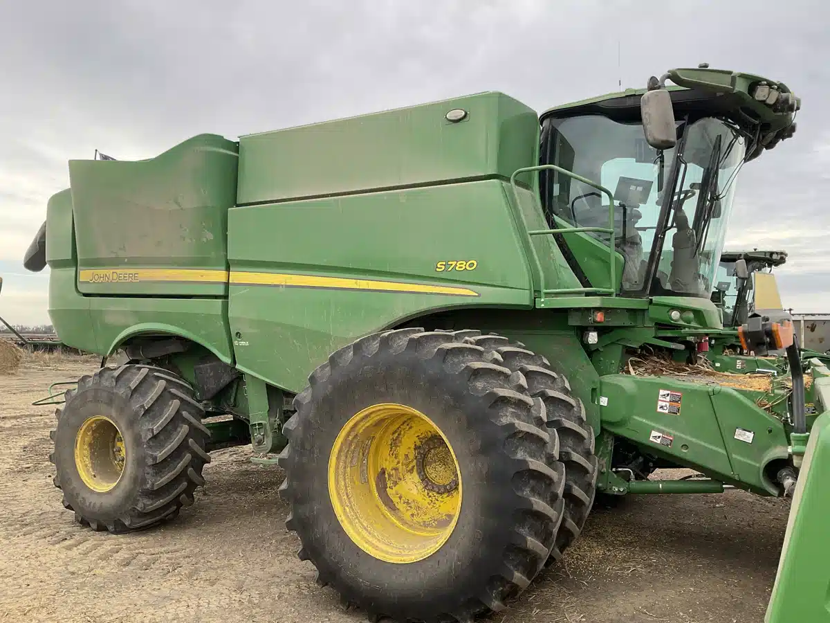 Gallery image 1 for 2024 John Deere S780 Combine