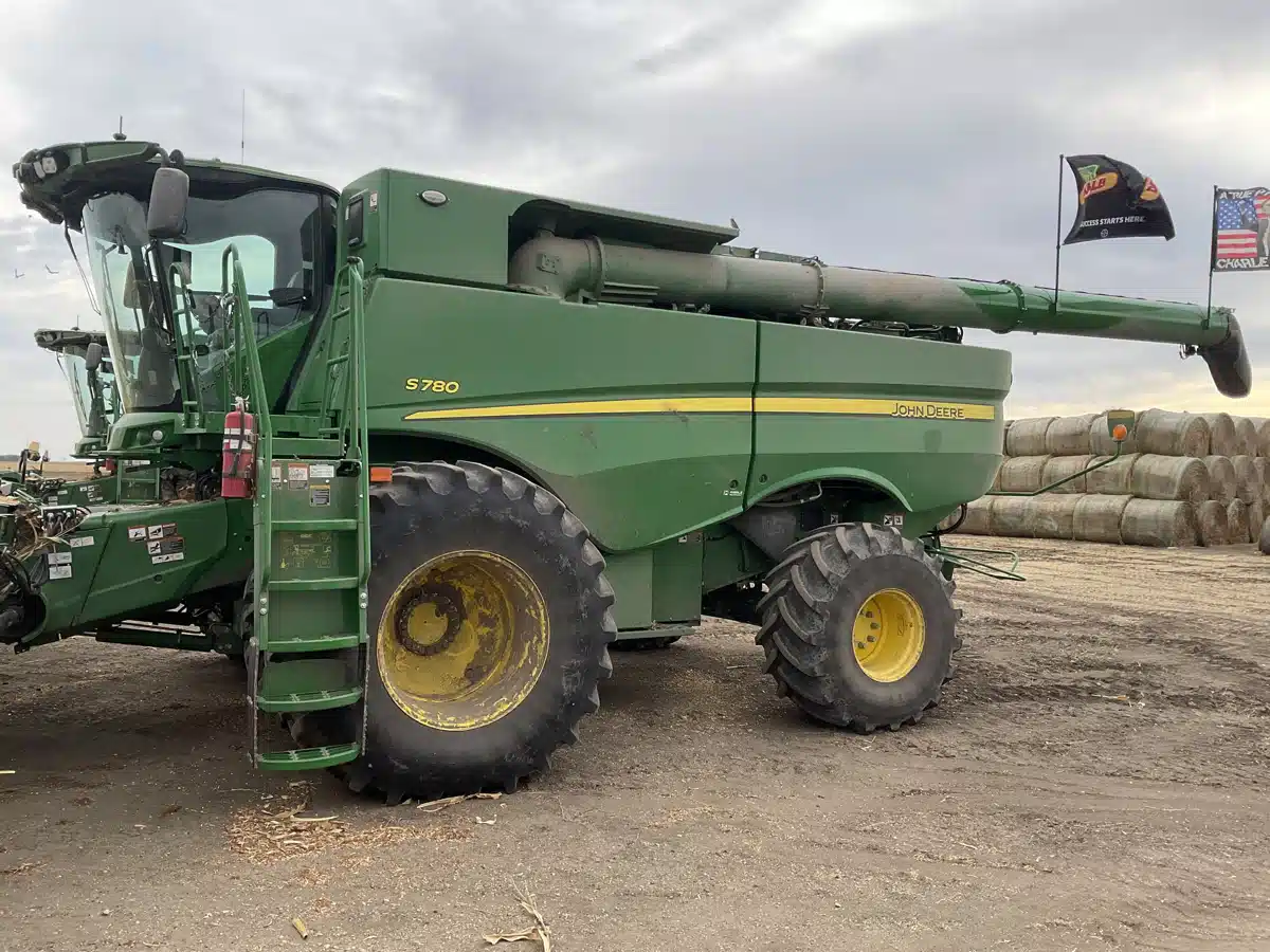 Gallery image 2 for 2024 John Deere S780 Combine